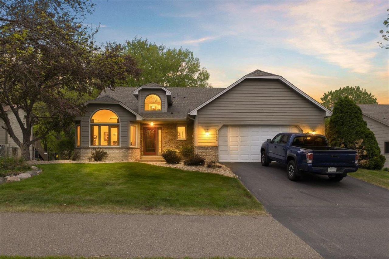 11250 N Eagle Lake Boulevard , Maple Grove, MN 55369
