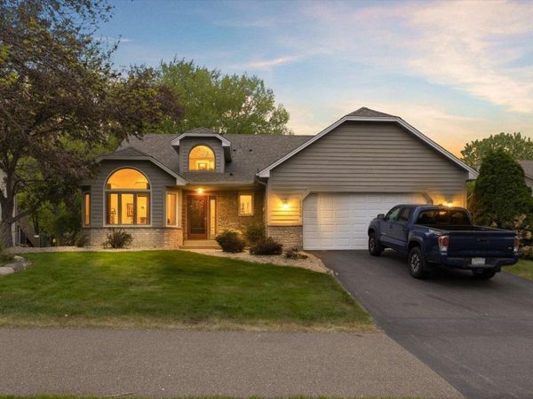 11250 N Eagle Lake Boulevard, Maple Grove, MN 55369