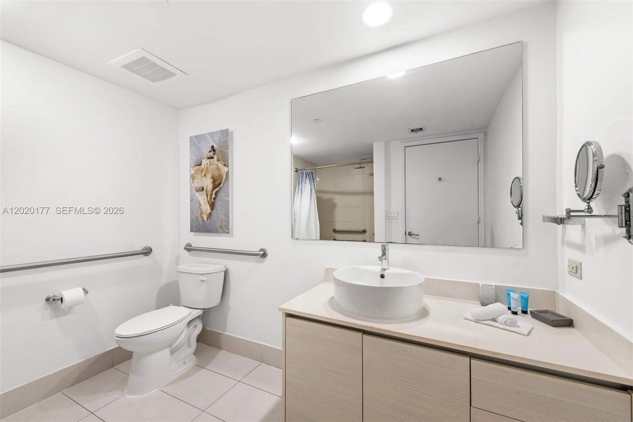 2602 E Hallandale Beach Blvd , Unit R2604, Hallandale Beach, FL 33009 Photo