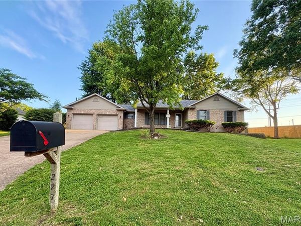 227 Robin Court, Bourbon, MO 65441