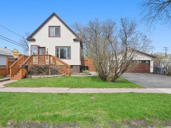 216 N 38th Ave W, Duluth, MN 55807