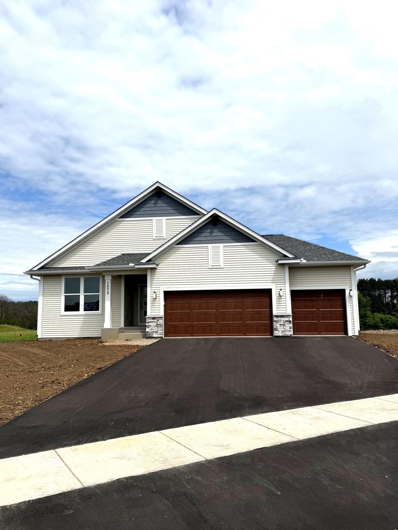 1575 Applegate Road , New Richmond, WI 54017