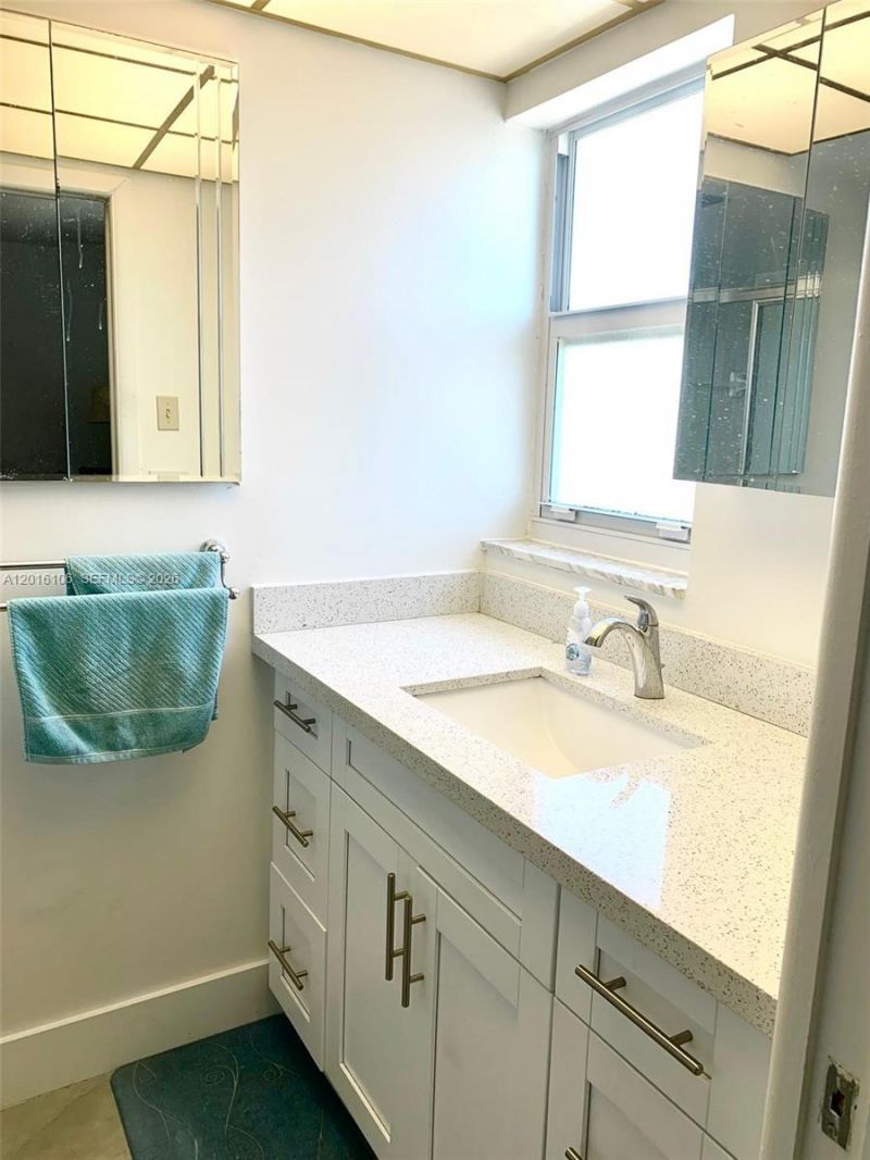501 NE 14th Ave , Unit 601, Hallandale Beach, FL 33009 Photo