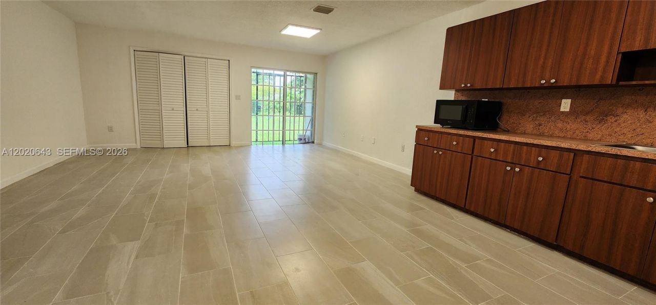 10380 NW 10th Ave, Unit 10380, Miami, FL 33150 Photo