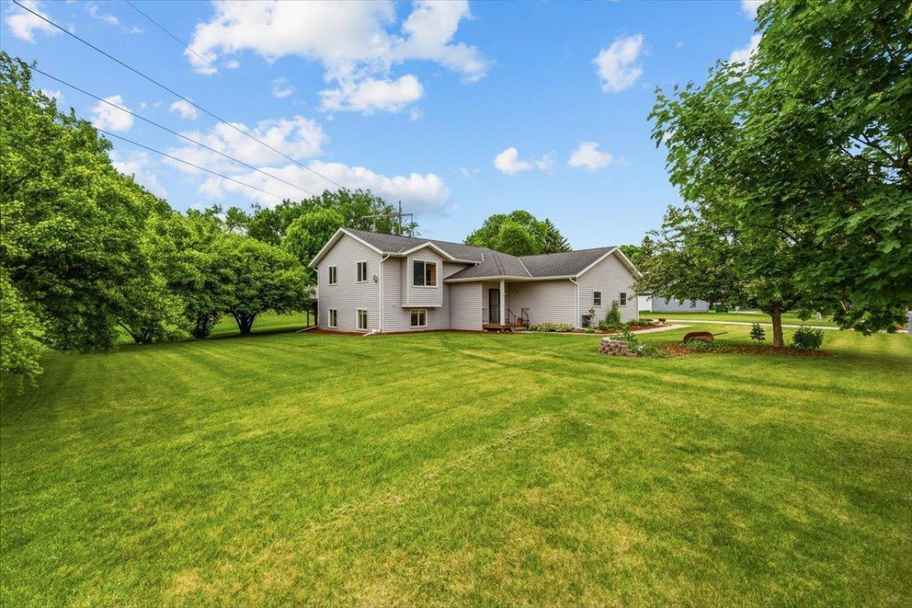 1230 Lenore Way, Fergus Falls, MN 56537 Main Photo
