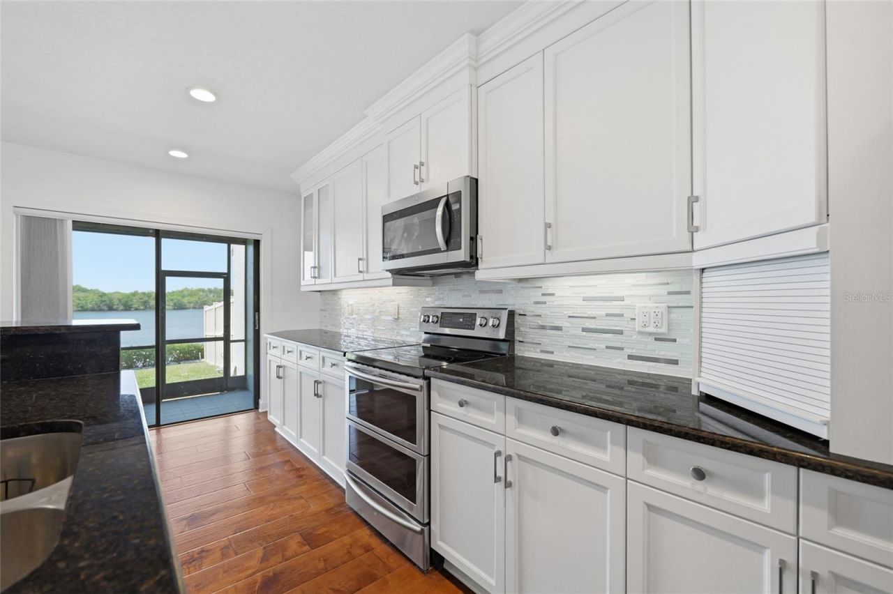 1070 Sanabel Court Ne, Saint Petersburg, FL 33702 Photo