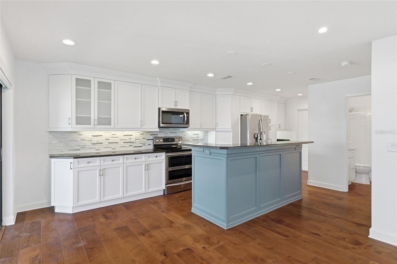1070 Sanabel Court Ne, Saint Petersburg, FL 33702 Photo