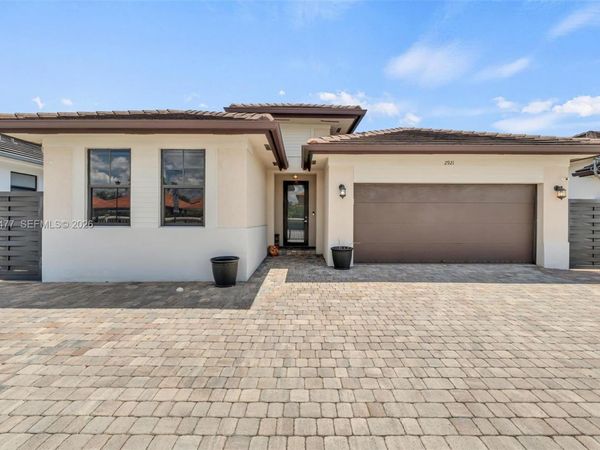 2921 SW 152nd Ave , Miami, FL 33185