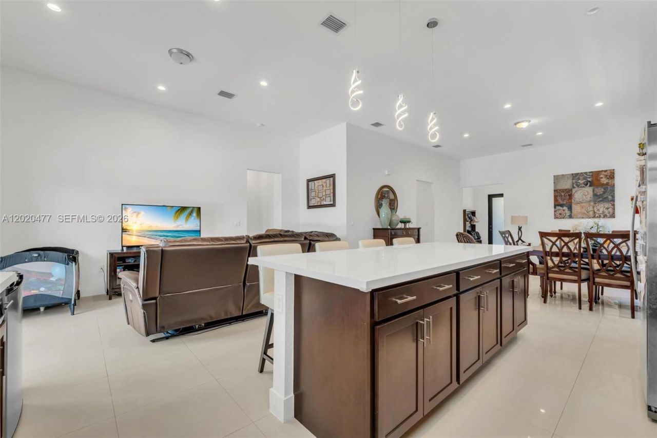2921 SW 152nd Ave , Miami, FL 33185 Photo