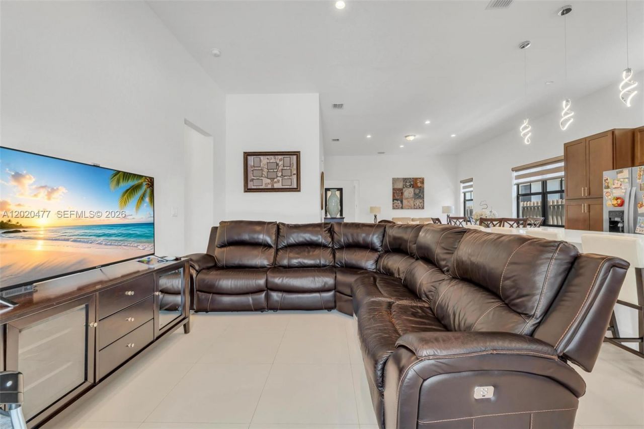 2921 SW 152nd Ave , Miami, FL 33185 Photo