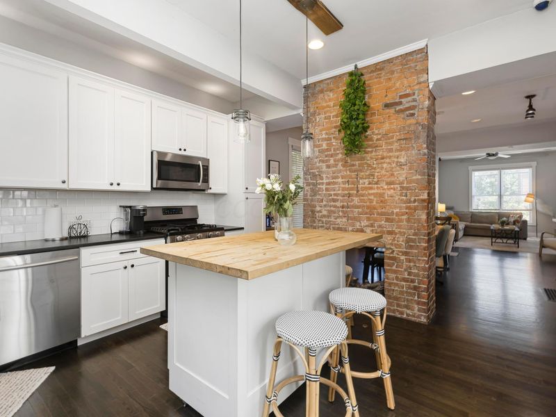 185 E 2nd Avenue, Columbus, OH 43201 Photo 19
