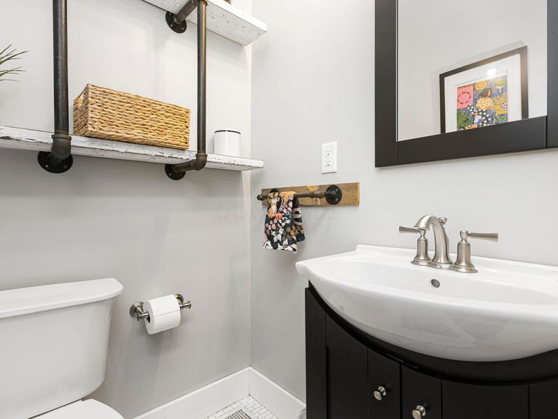 185 E 2nd Avenue, Columbus, OH 43201 Photo 25