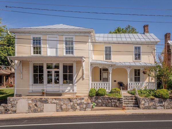 222 N MAIN ST, MOUNT CRAWFORD, VA 22841