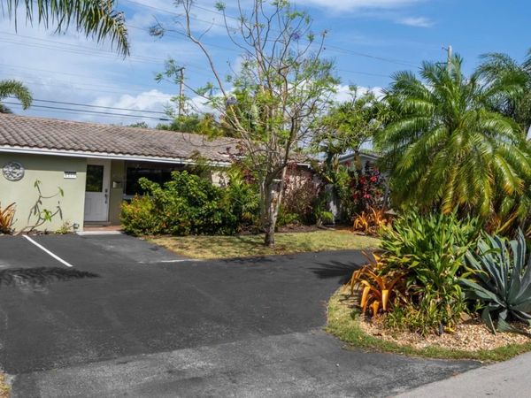 4511 NE 13th Avenue, Oakland Park, FL 33334