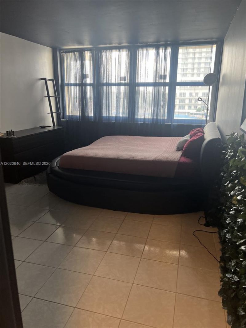 1817 S Ocean Dr , Unit 718, Hallandale Beach, FL 33009 Photo