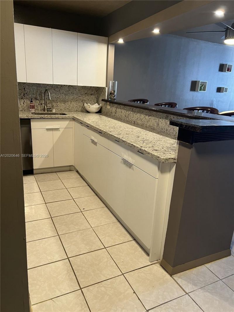 1817 S Ocean Dr , Unit 718, Hallandale Beach, FL 33009 Photo