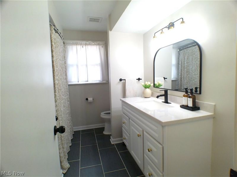 338 Mansell Drive , Liberty, OH 44505 Photo 14