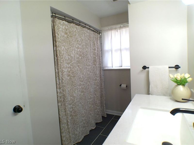 338 Mansell Drive , Liberty, OH 44505 Photo 15