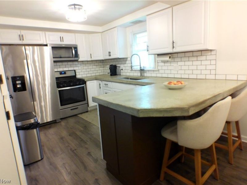 338 Mansell Drive , Liberty, OH 44505 Photo 7