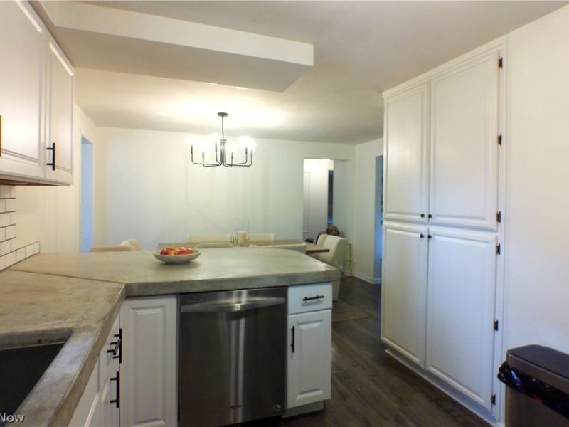 338 Mansell Drive , Liberty, OH 44505 Photo 9