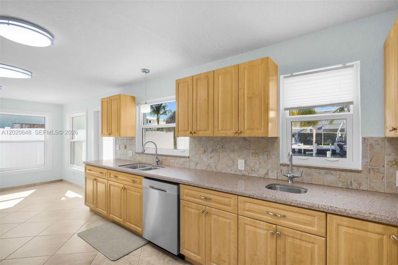 251 Azalea St , Plantation Key, FL 33070 Photo