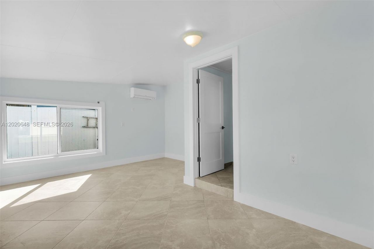 251 Azalea St , Plantation Key, FL 33070 Photo