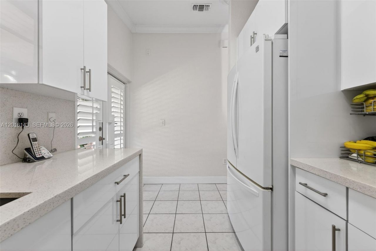 14815 SW 81st St , Unit B, Miami, FL 33193 Photo