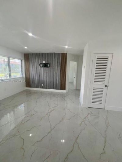 12020 W Golf Drive, Miami, FL 33167 Photo