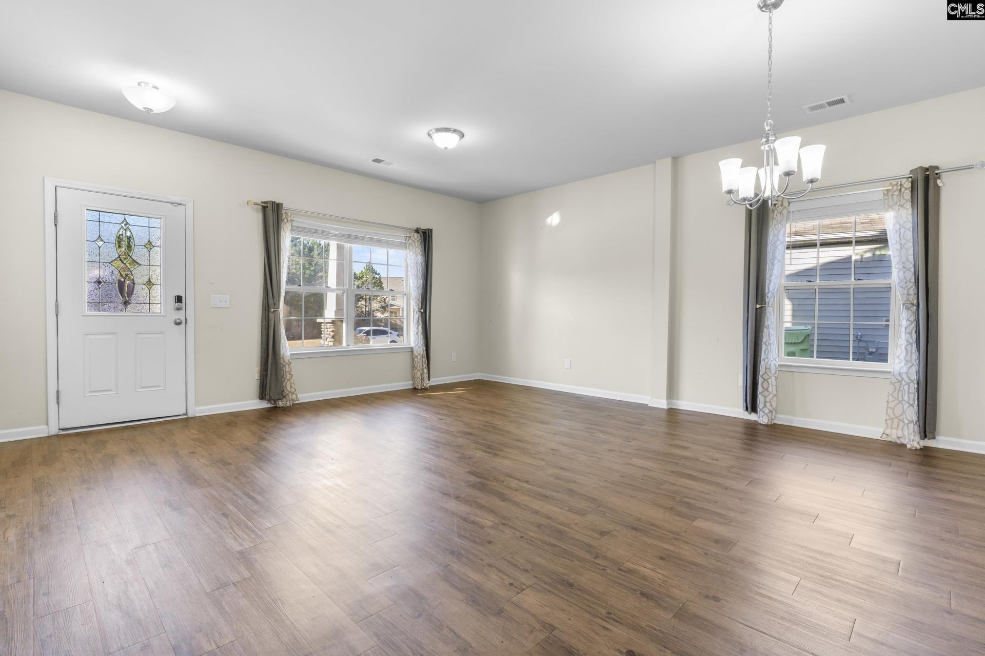129 Esso Lane  Photo 6