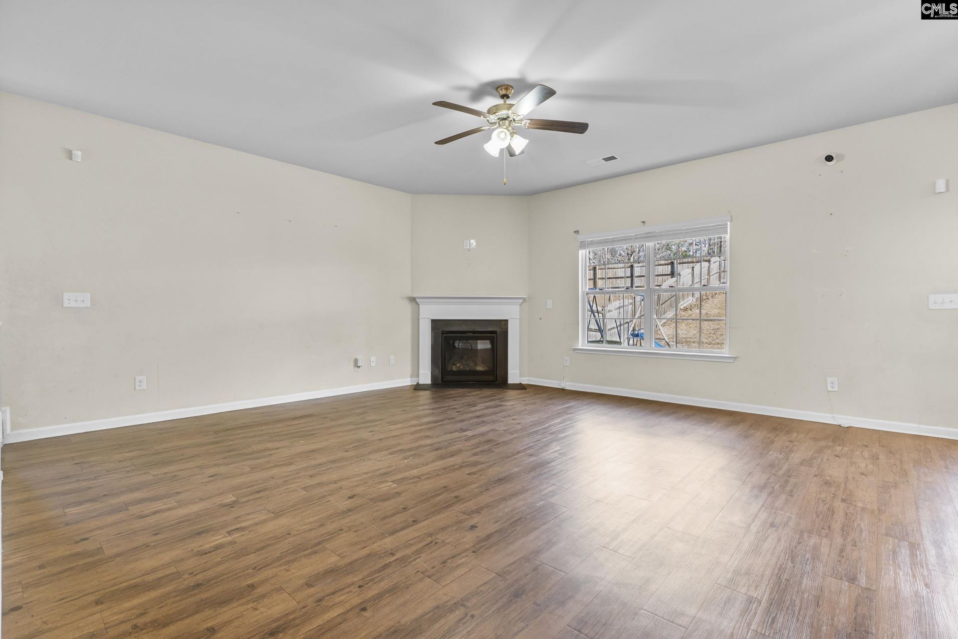 129 Esso Lane  Photo 7