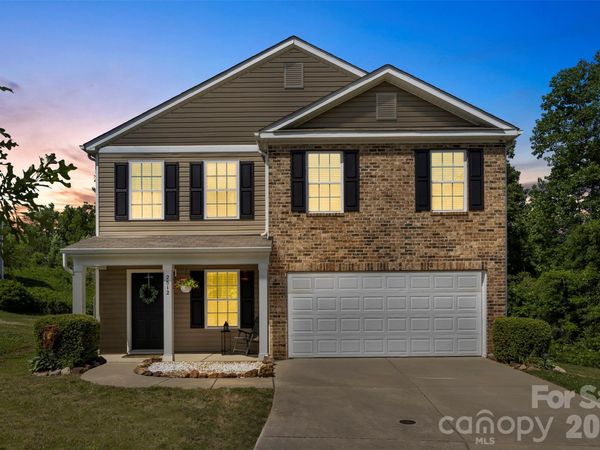 2812 Westbury Court , Dallas, NC 28034