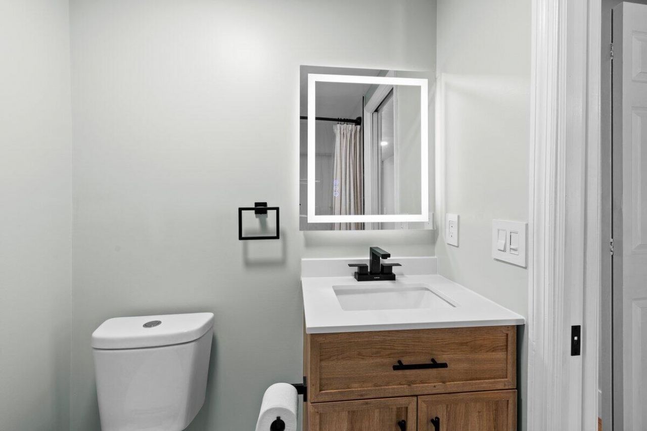 28 Wimbledon Lake Drive, Unit 222, Plantation, FL 33324 Photo