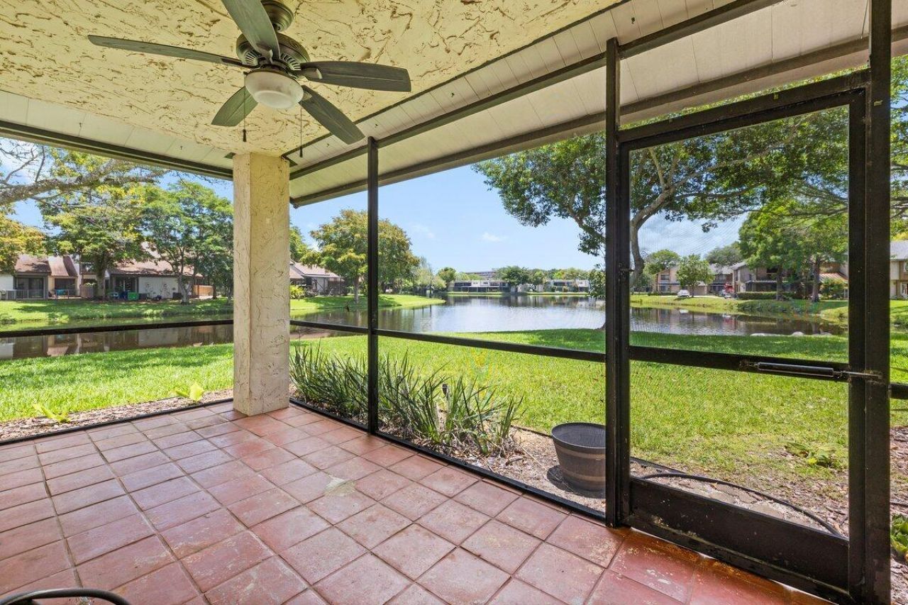 28 Wimbledon Lake Drive, Unit 222, Plantation, FL 33324 Photo
