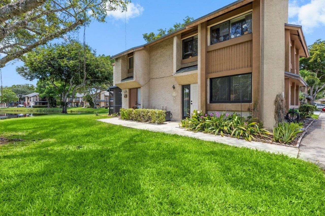 28 Wimbledon Lake Drive, Unit 222, Plantation, FL 33324 Photo