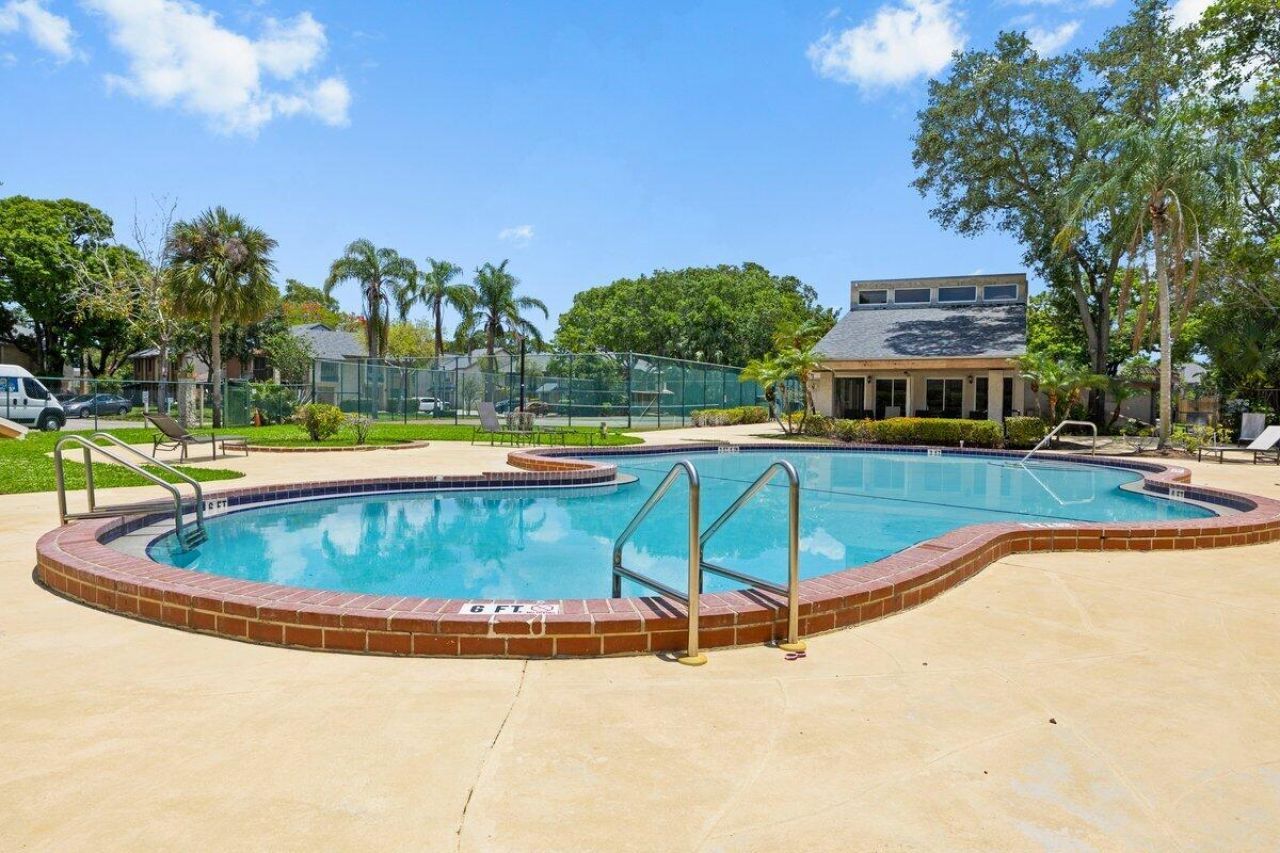 28 Wimbledon Lake Drive, Unit 222, Plantation, FL 33324 Photo