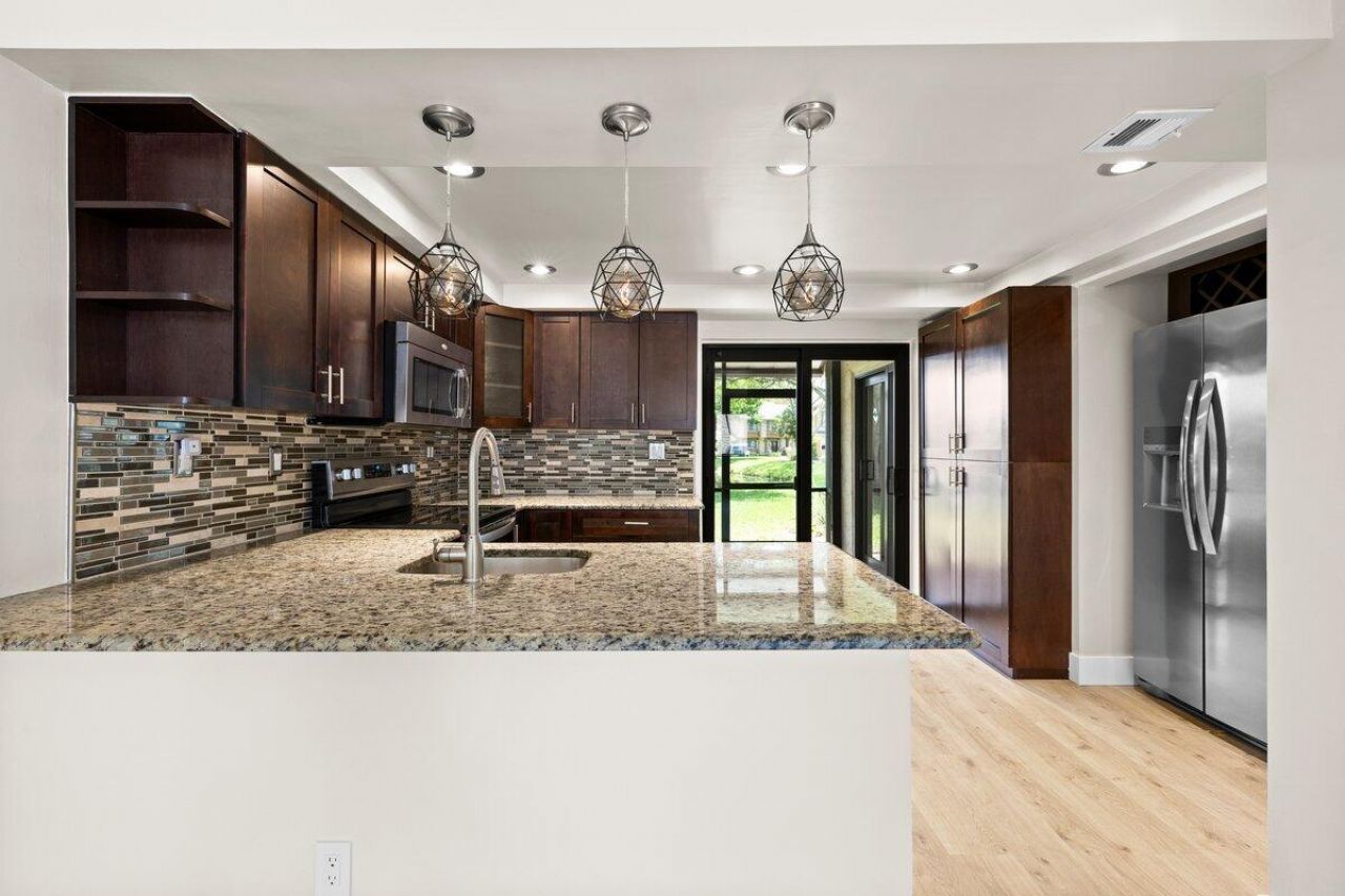28 Wimbledon Lake Drive, Unit 222, Plantation, FL 33324 Photo