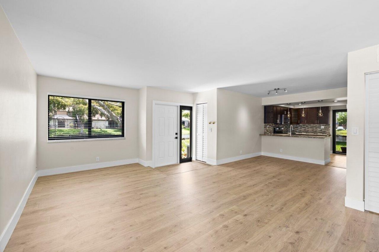 28 Wimbledon Lake Drive, Unit 222, Plantation, FL 33324 Photo