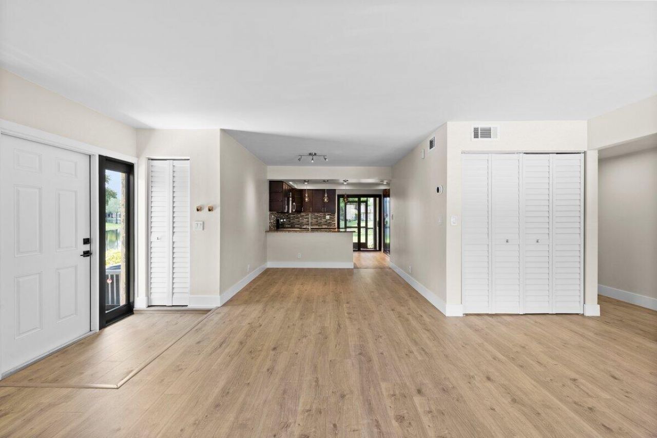 28 Wimbledon Lake Drive, Unit 222, Plantation, FL 33324 Photo