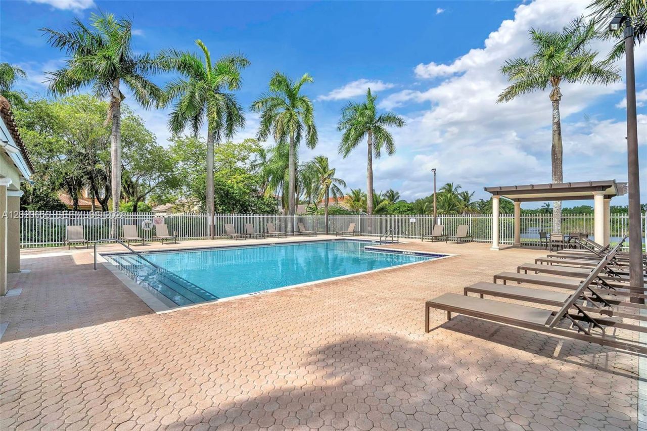 15891 NW 15th Ct , Pembroke Pines, FL 33028 Photo