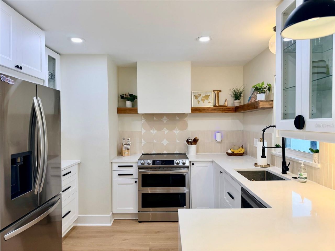6073 Tanglewood Drive Ne, Saint Petersburg, FL 33703 Photo