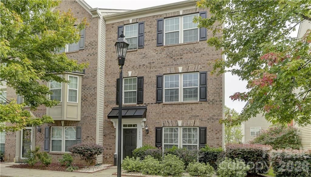 10005 Kings Parade Boulevard, Charlotte, NC 28273 Main Photo