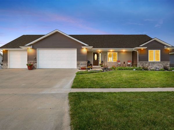 210 Longworth Ave, Alburnett, IA 52202