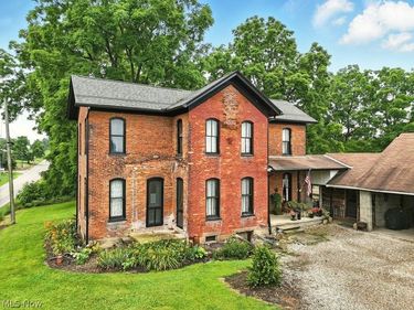 7298 Akron Road, Sterling, OH 44276