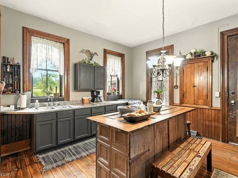 7298 Akron Road , Sterling, OH 44276 Photo 15