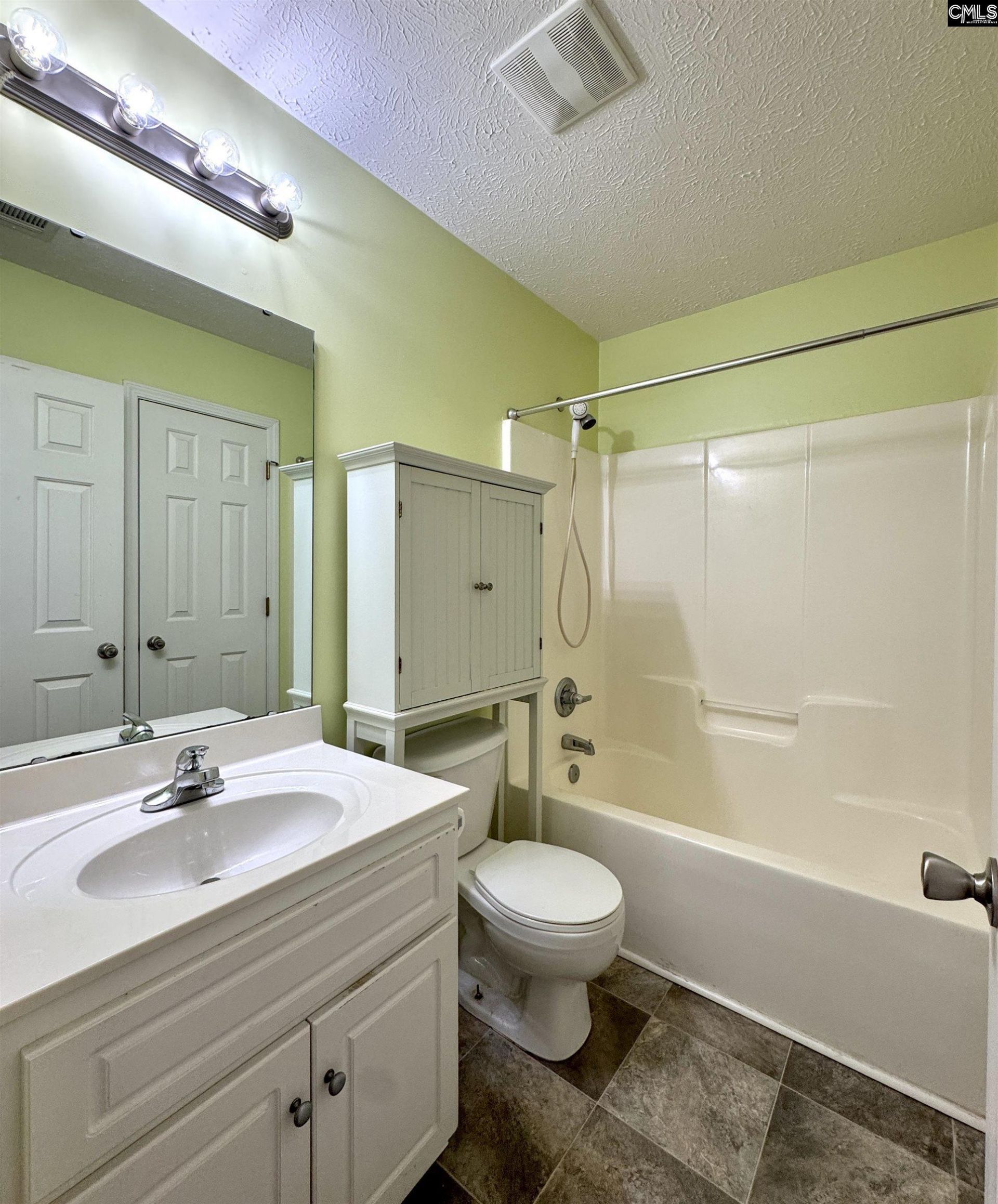 188 Crestland Drive Photo 17