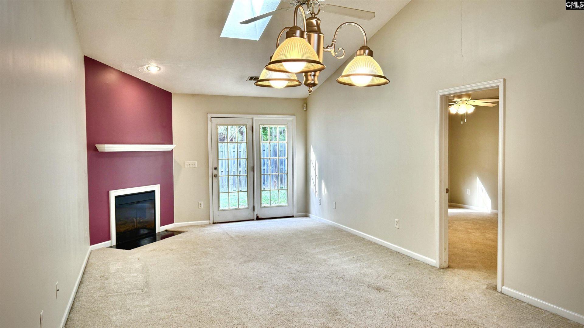 188 Crestland Drive  Photo 4