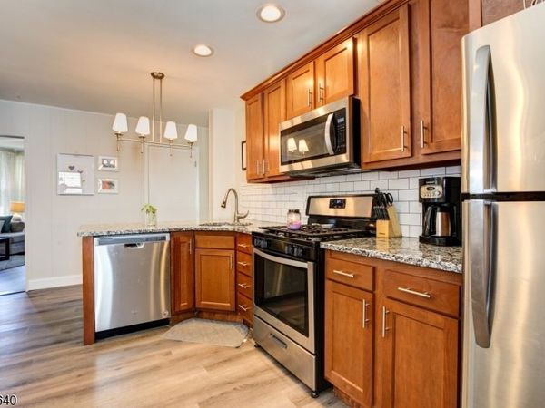 46 Hazelwood Rd, Bloomfield, NJ 07003