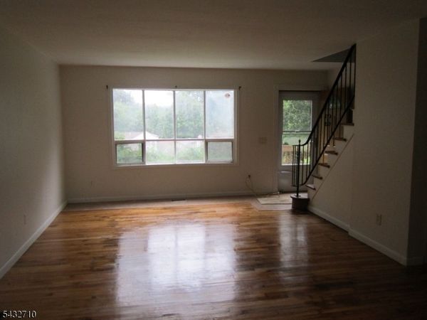 165 S Maryland Ave, Jefferson, NJ 07849