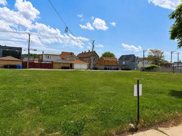 13303 S Baltimore Avenue , Chicago, IL 60633