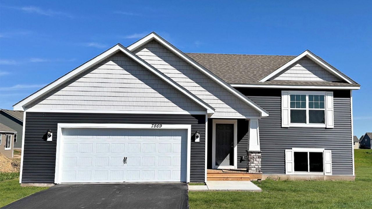 1662 Shasta Drive , Shakopee, MN 55379